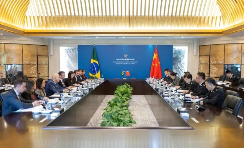 Brazilian and Chinese delegations in Beijing.
